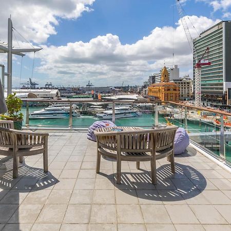 Stunning Waterfront Location With Huge Balcony! Lejlighed Auckland Eksteriør billede