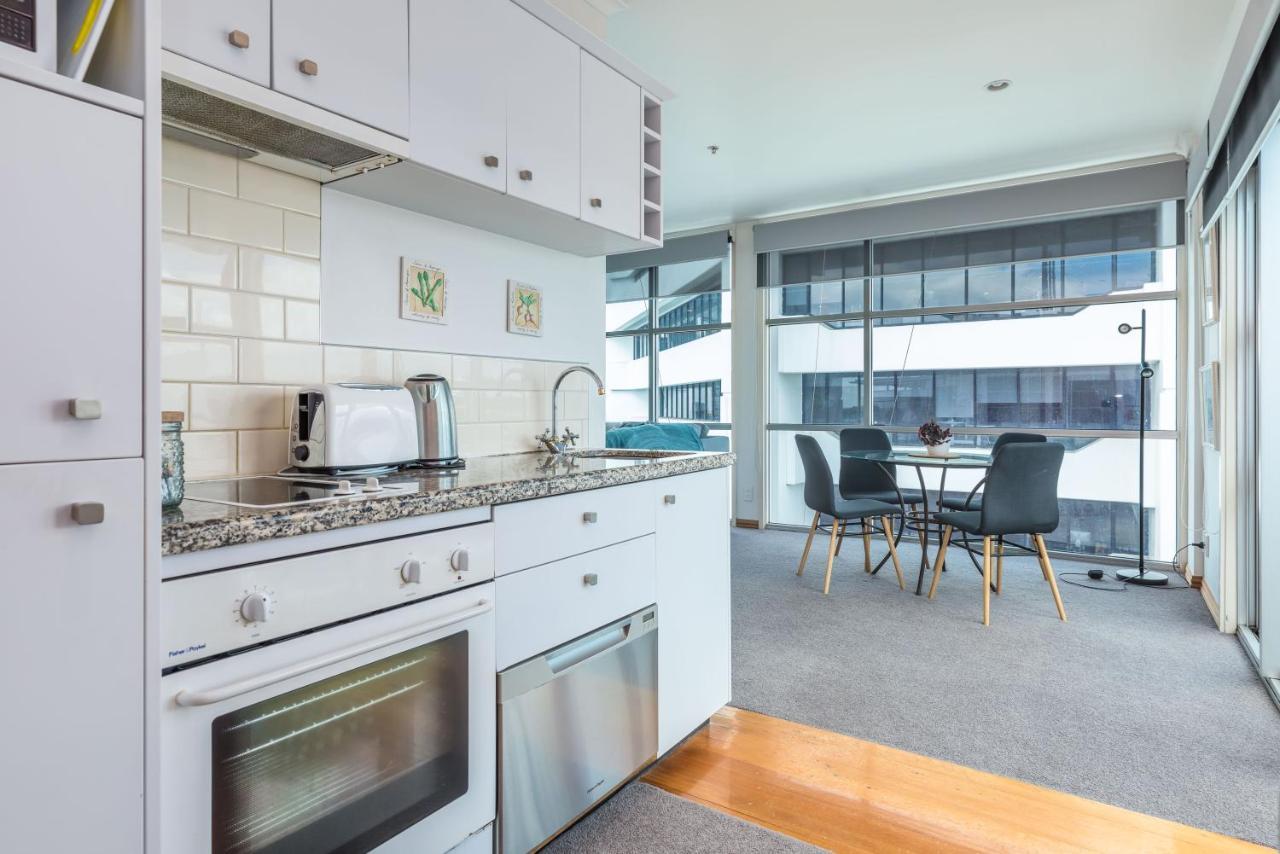 Stunning Waterfront Location With Huge Balcony! Lejlighed Auckland Eksteriør billede