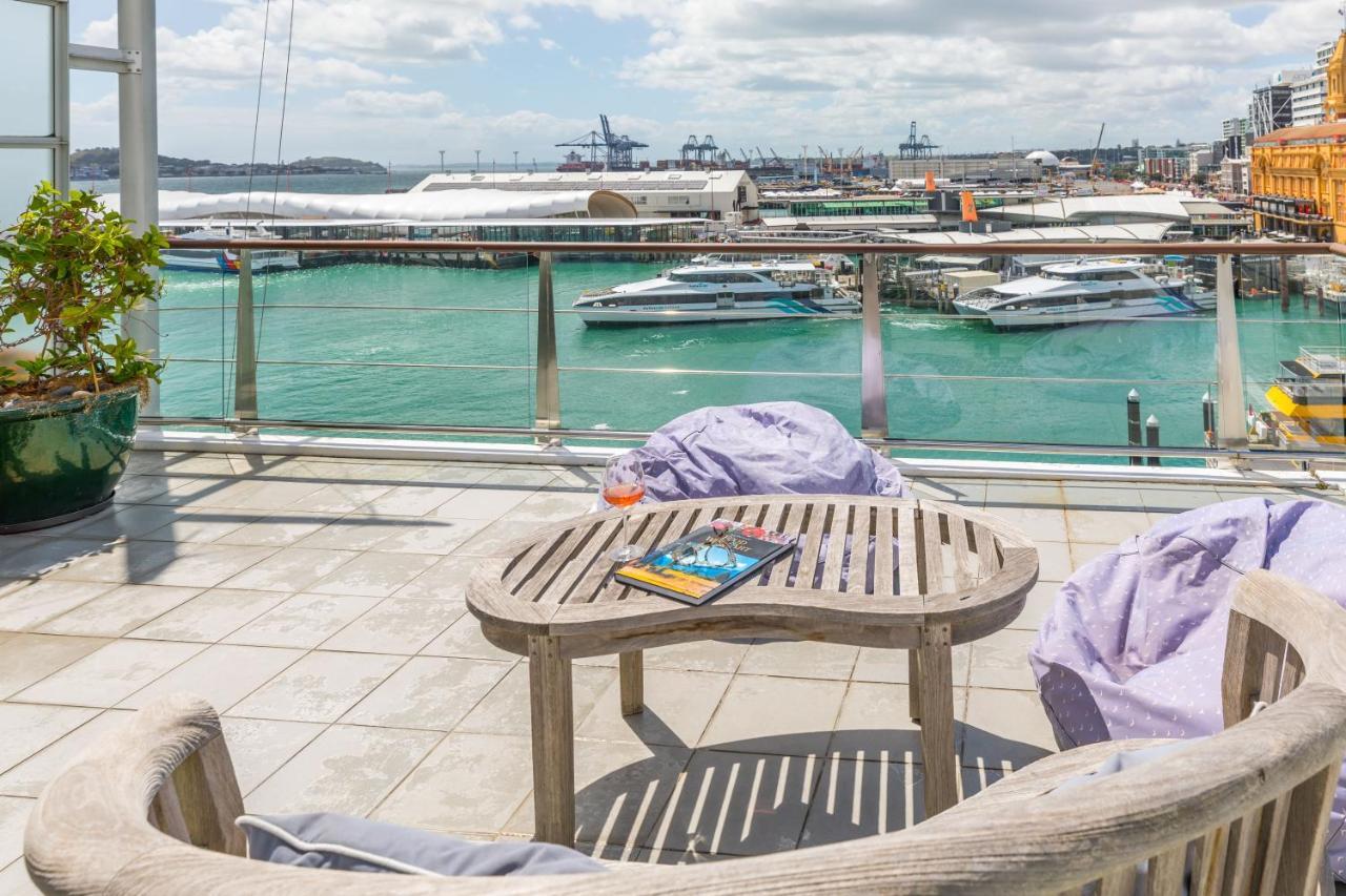 Stunning Waterfront Location With Huge Balcony! Lejlighed Auckland Eksteriør billede