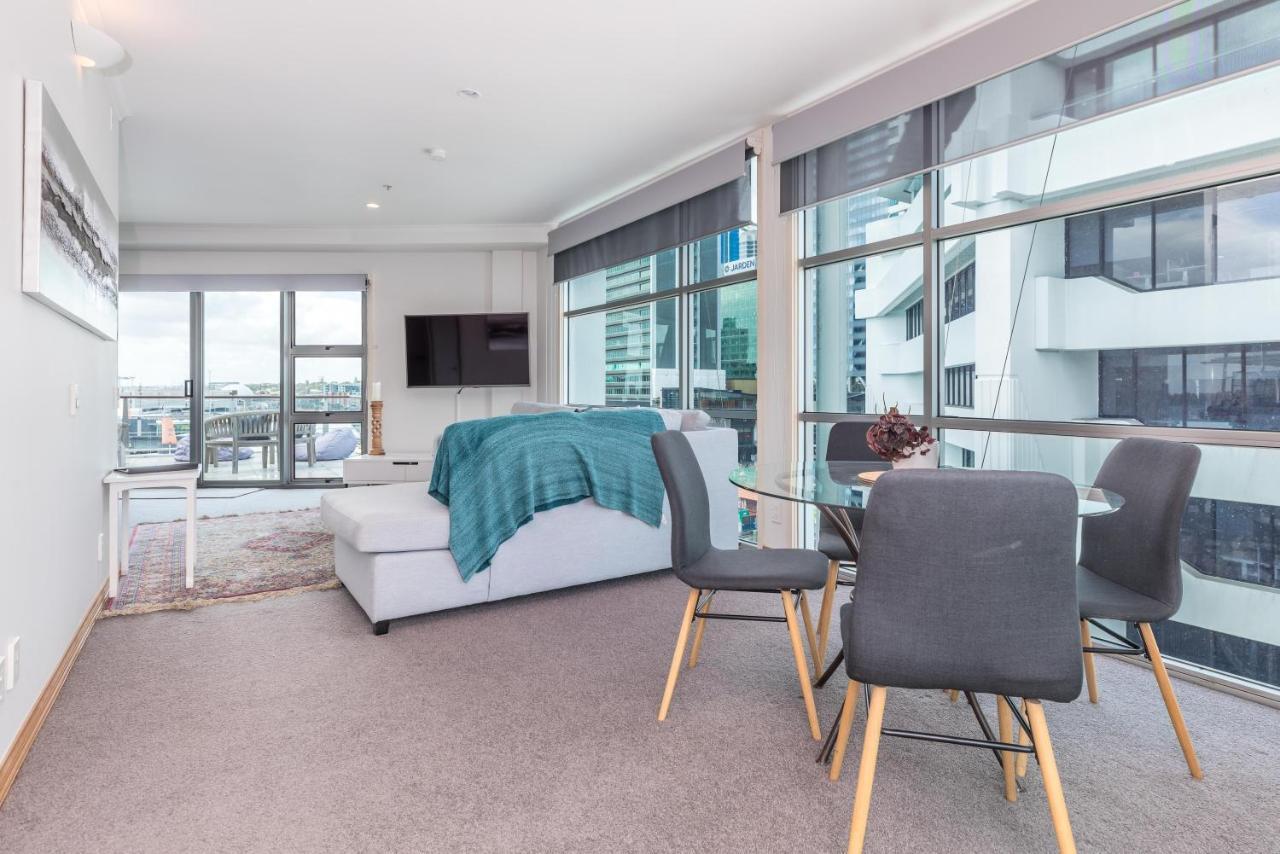 Stunning Waterfront Location With Huge Balcony! Lejlighed Auckland Eksteriør billede